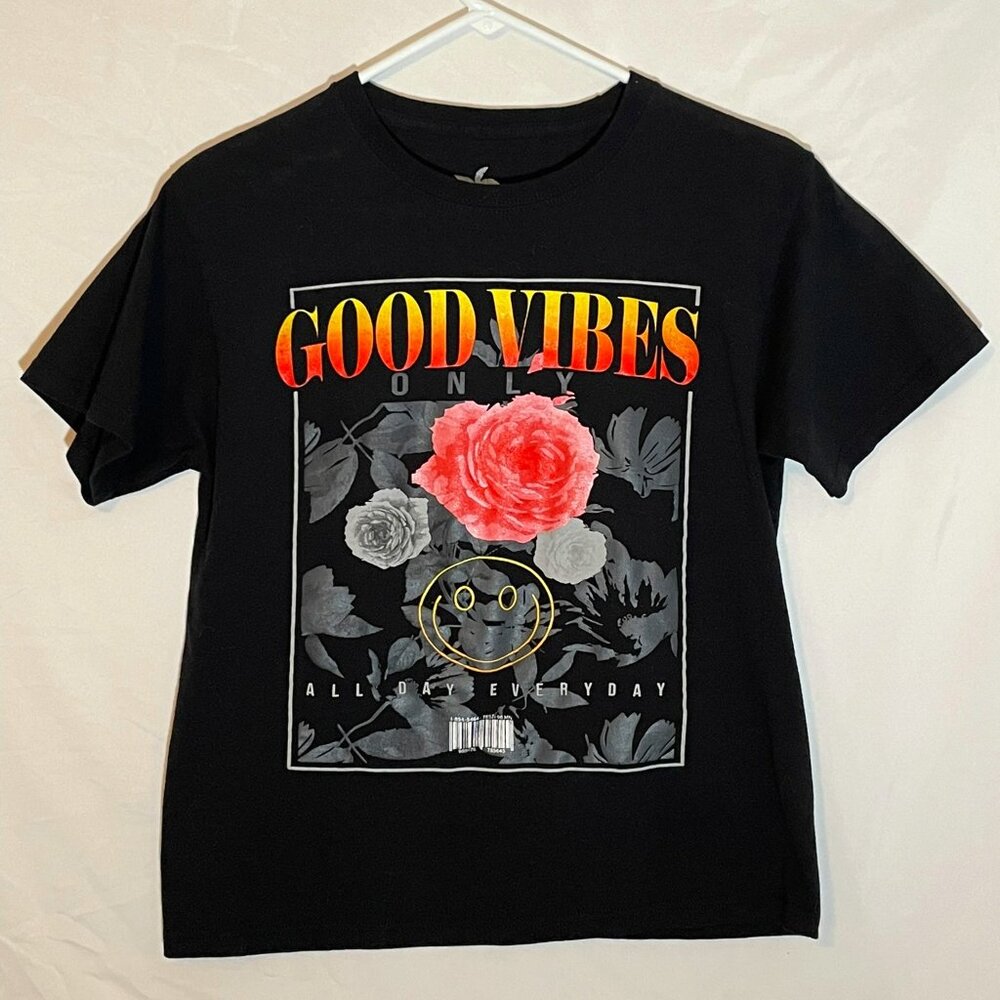 Good Vibes Only. Teen T-shirt.